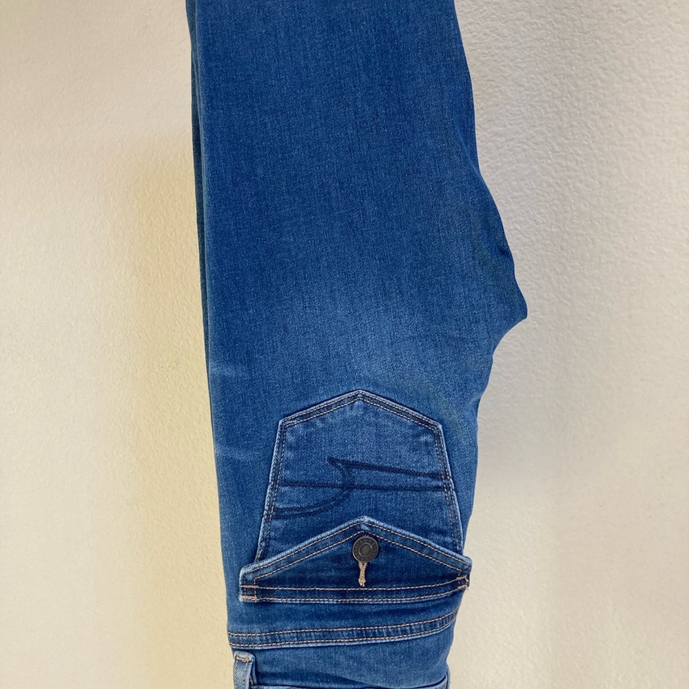 American Eagle women’s Jeans